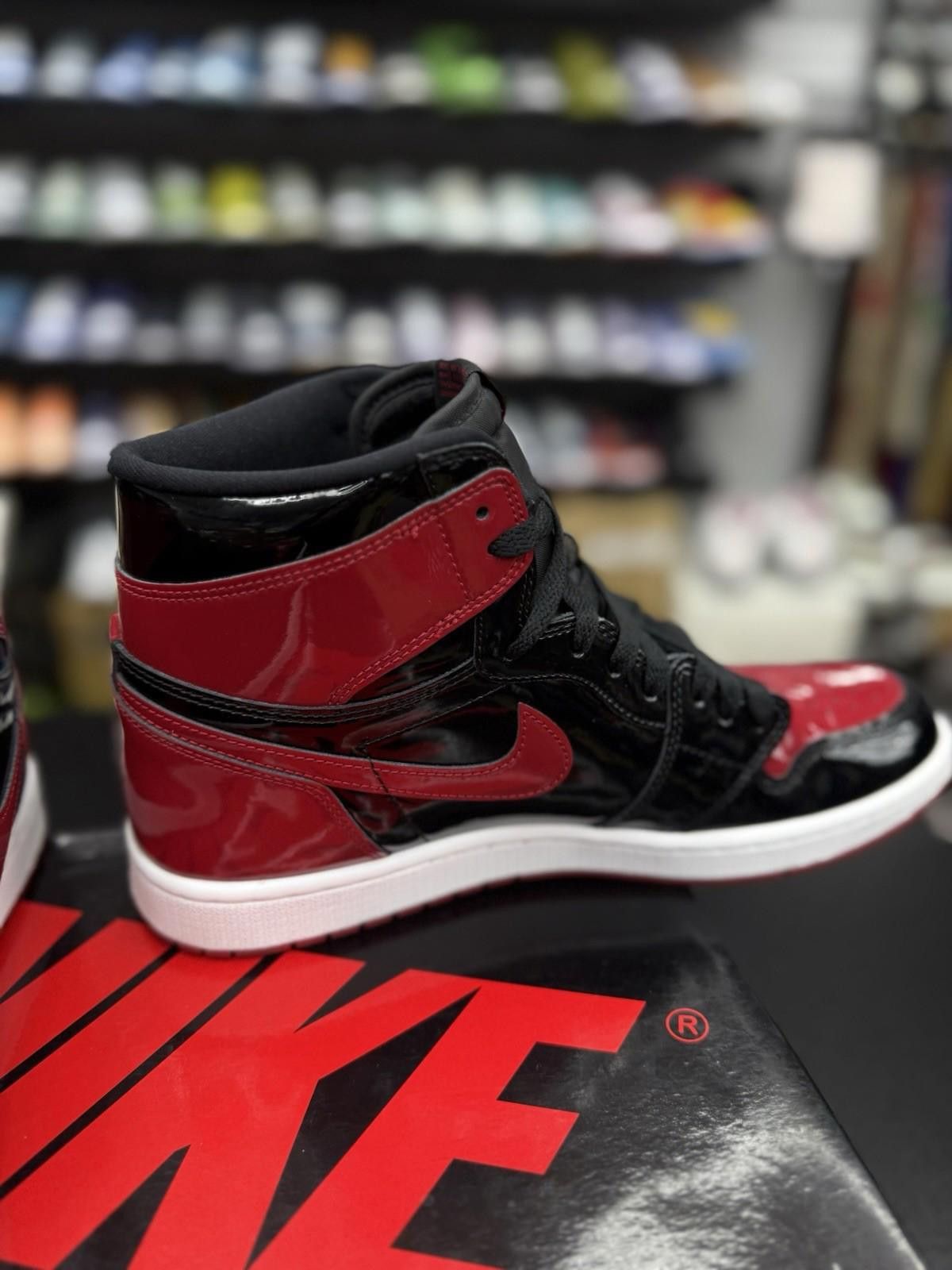 Jordan Brand Size 10.5 - Jordan 1 Retro OG High Patent Bred 555088-063 Size US 10.5 / EU 43-44 - 6 Thumbnail