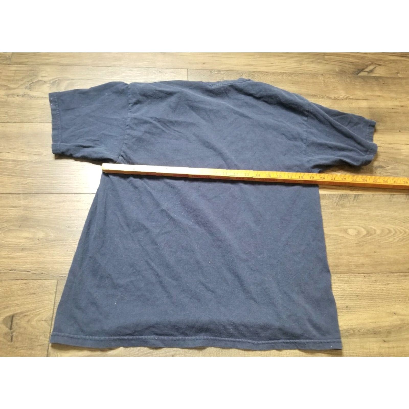 Gildan VINTAGE Mens L Wolf Nature T-Shirt A Distressed Gildan 100% Cotton Crew Neck Short Sleeve Graphic Tee Blue 90s USA Outdoors Mens Size US L / EU 52-54 / 3 - 2 Thumbnail