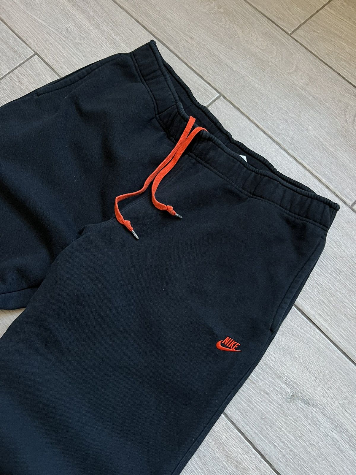 Nike Mens Vintage Baggy Nike Sweatpants 90s Swoosh Logo Rare Size US 36 / EU 52 - 2 Thumbnail