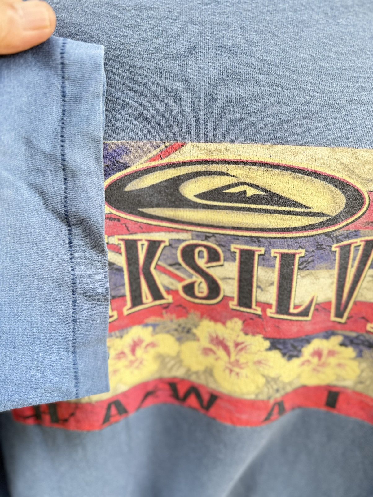 Quiksilver Thrashed Vintage 90s Quiksilver Hawaii Faded Surfing Tee Size US XL / EU 56 / 4 - 5 Thumbnail