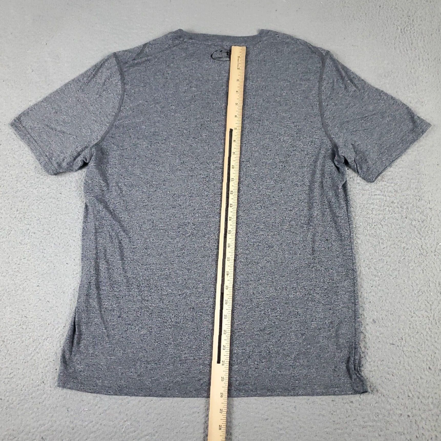 Under Armour Under Armour T-Shirt Mens Medium Gray Active Short Sleeve V-Neck Gym Sports Size US M / EU 48-50 / 2 - 4 Thumbnail