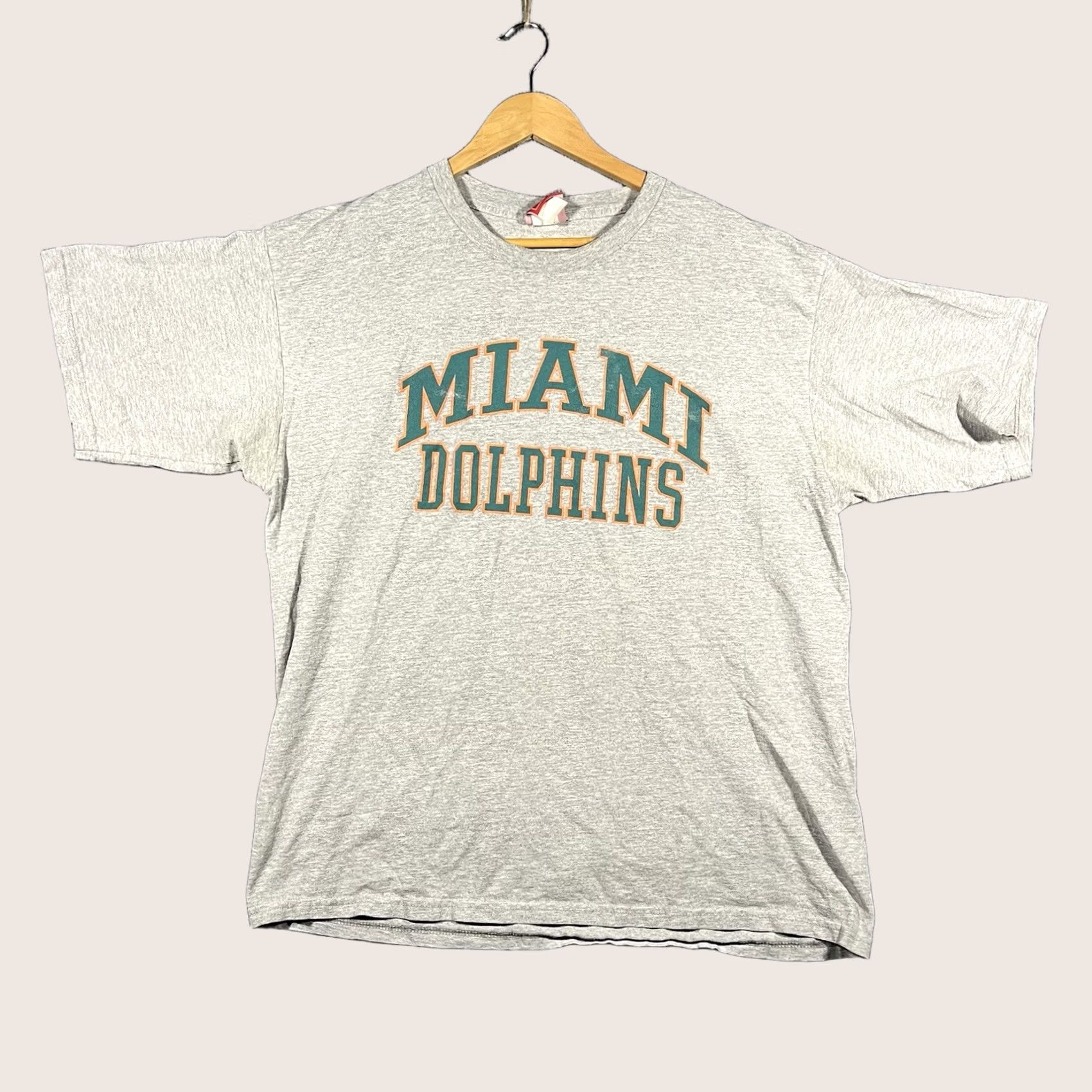 NFL VINTAGE NFL Miami Dolphins Graphic T-Shirt Mens XL Gray Heather 90s Logo Crew Neck Short Sleeve Cotton Blend 1990s Retro Sports Shirt Size US XL / EU 56 / 4 - 1 Thumbnail