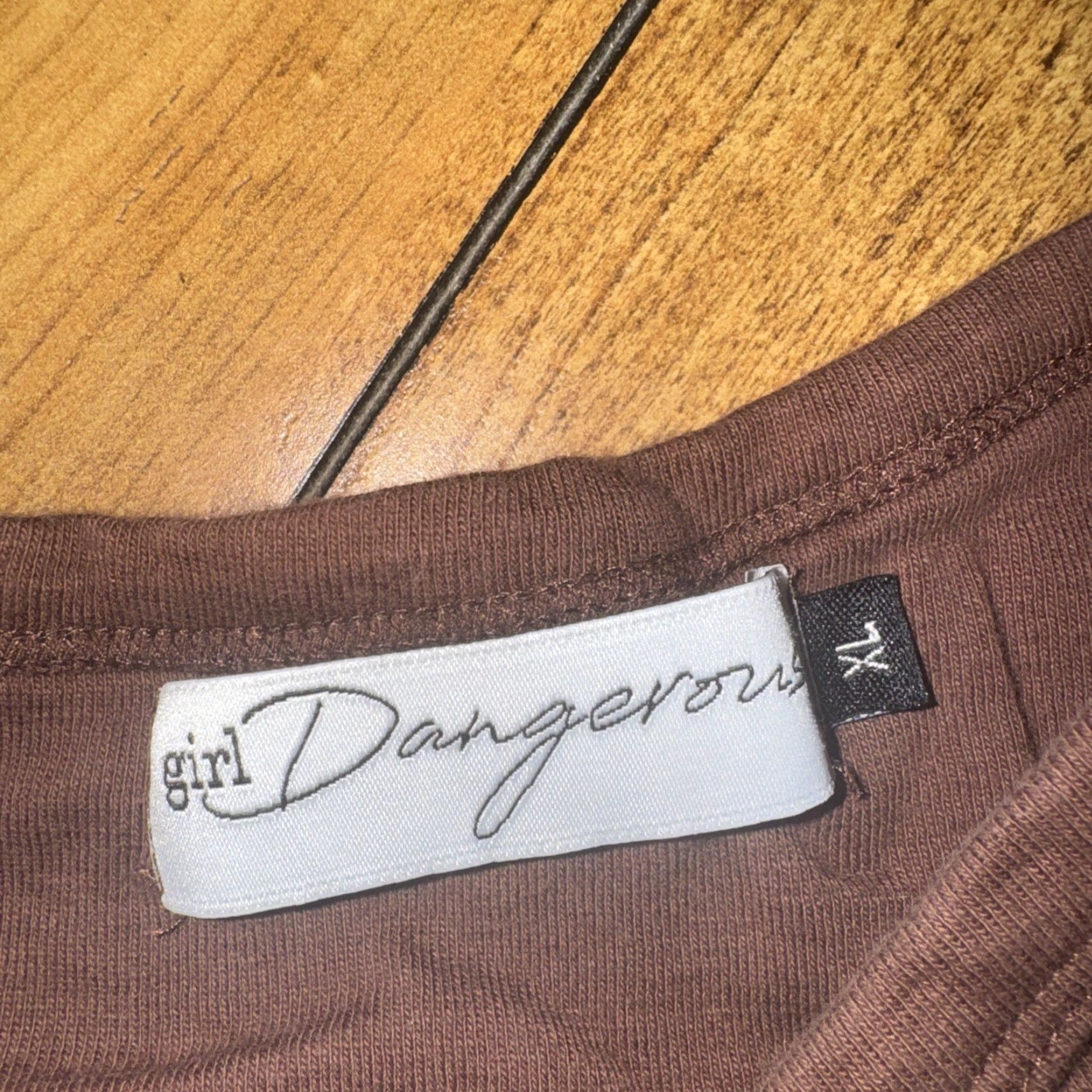 Vintage VINTAGE Girl Dangerous The Berkshires Graphic Horse T-Shirt Brown XL Women’s 18x17 Mens Womens Boys Girls Size XL / US 12-14 / IT 48-50 - 3 Thumbnail