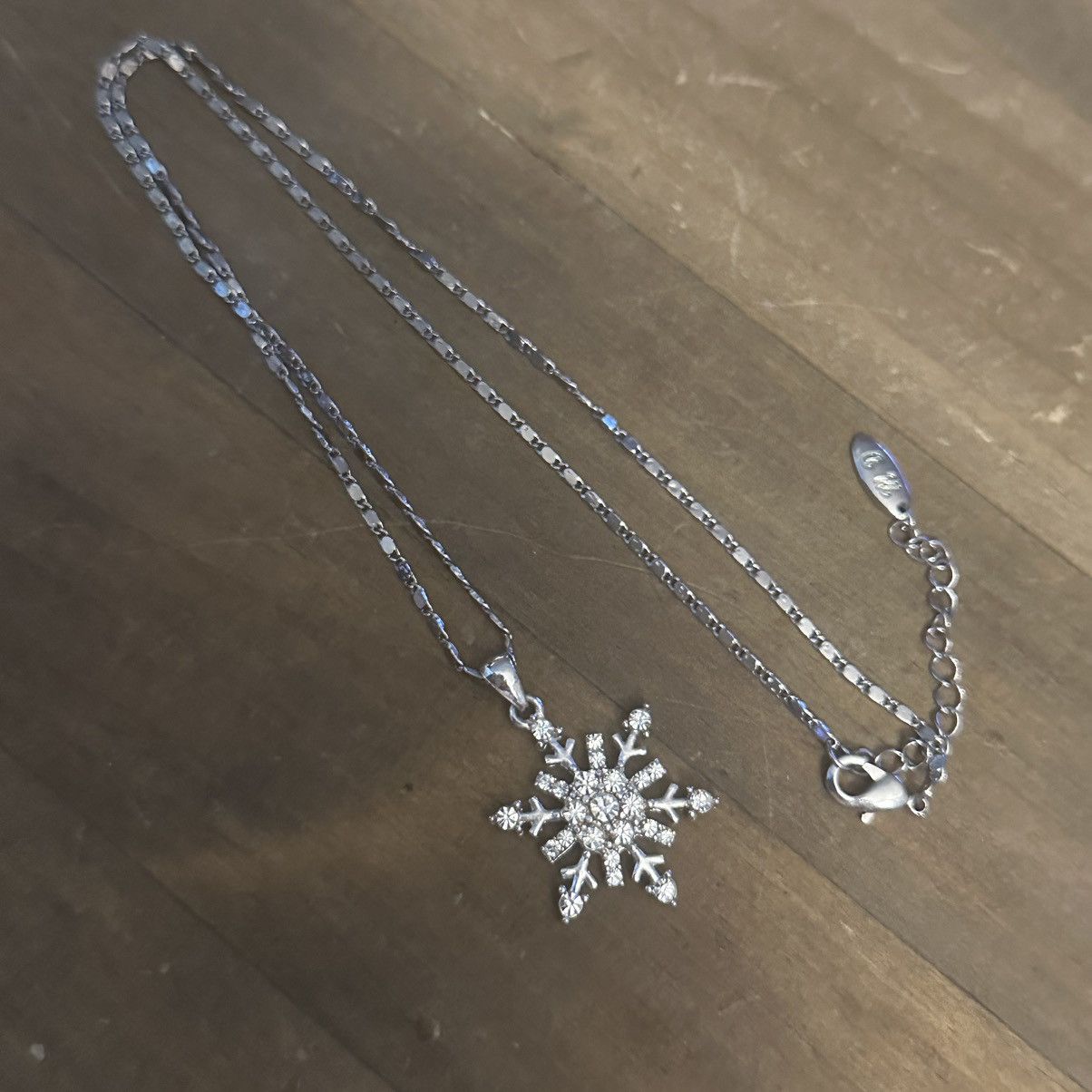 Other Silver tone rhinestone snowflake necklace Size ONE SIZE - 2 Thumbnail