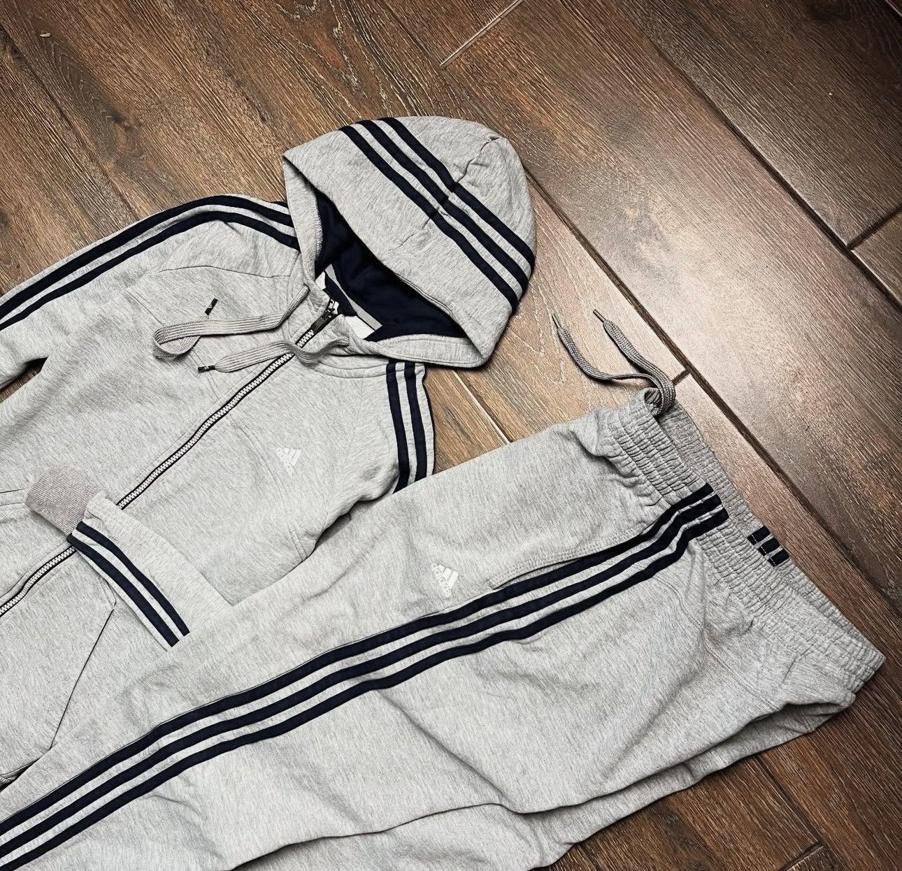 Adidas Vintage adidas performance essentials tracksuit old school Size US S / EU 44-46 / 1 - 3 Thumbnail