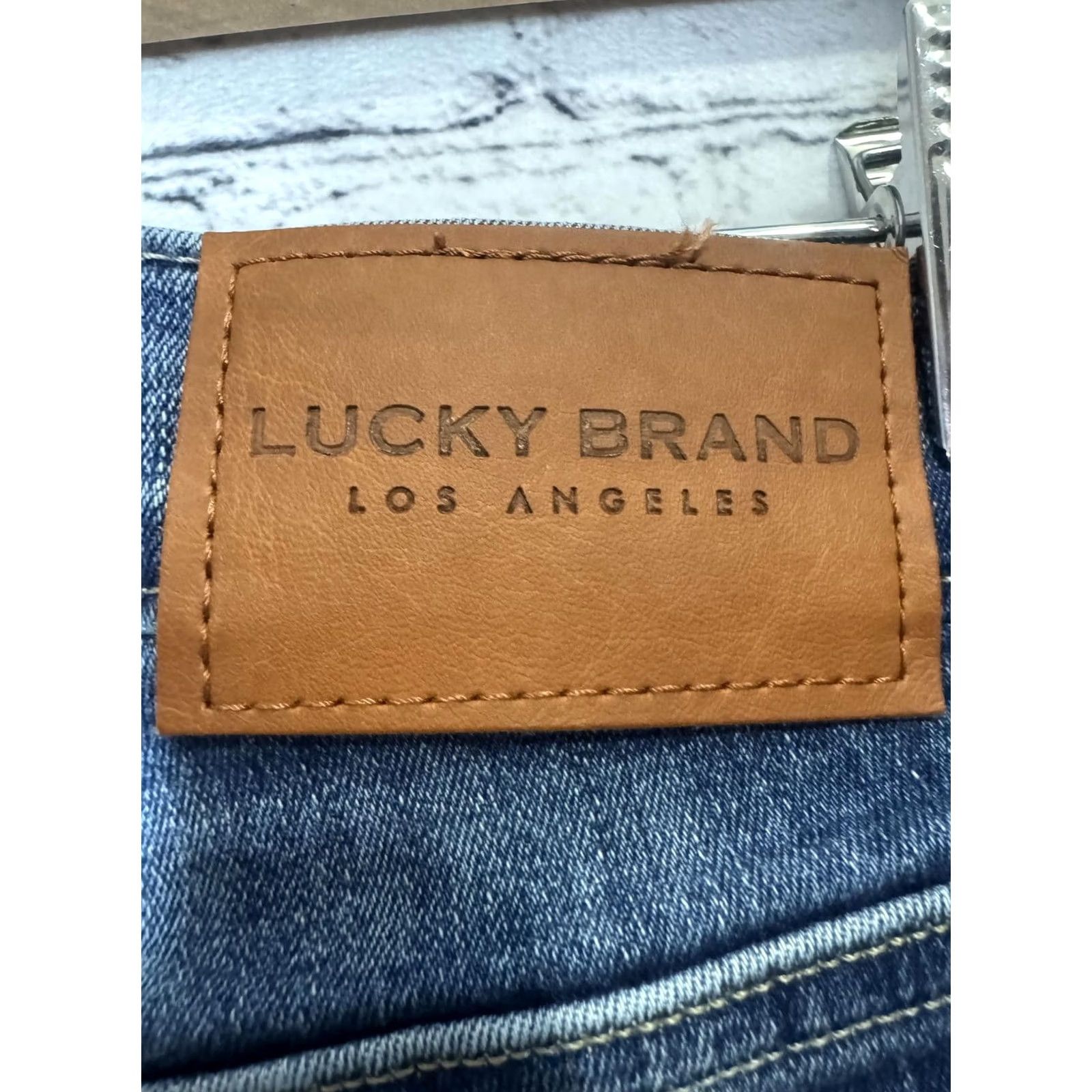 Lucky Brand Lucky Brand Women's Skinny Jeans Size 28x29 Denim Blue Medium Wash Regular Inseam 29 28in 8 Button Closure/Accents Casual Pants Jeans Womens Size 28" / US 6 / IT 42 - 8 Thumbnail