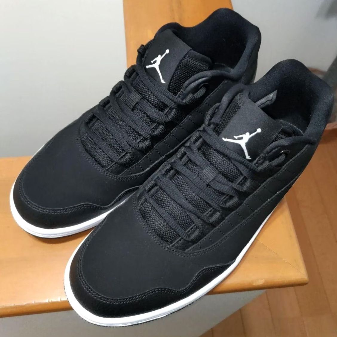 Nike Men 8.0US Nike Air Jordan Executive Low Sneaker LTD Original Collection VHTF Size US 8 / EU 41 - 2 Thumbnail