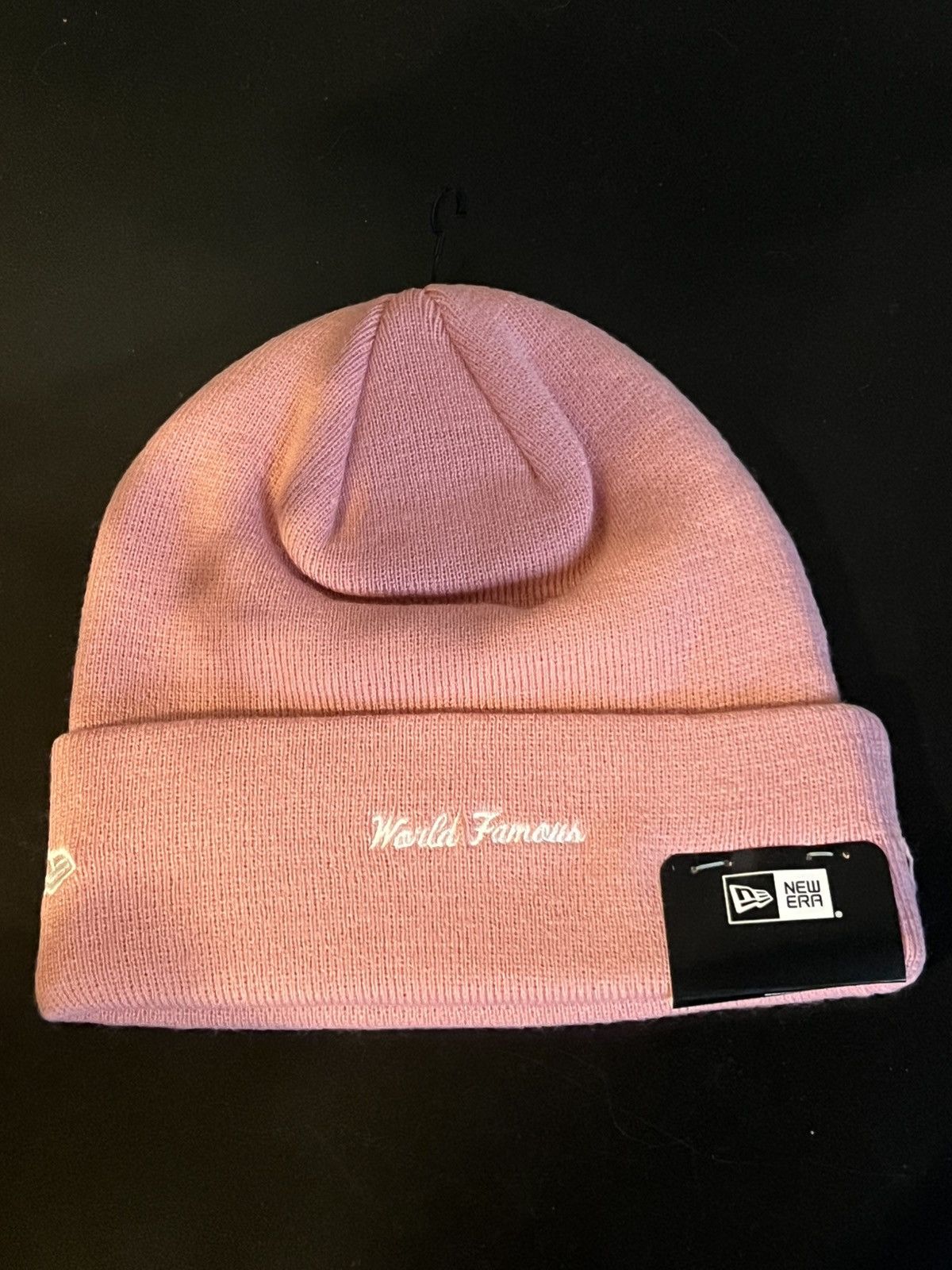 【新品】Supreme New Era Box Logo Beanie Pink Supreme New York Yankees New Era Box Logo Beanie Pink - FW21