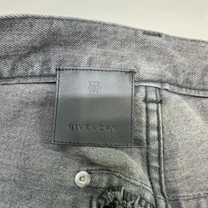 Givenchy Givenchy Men's Black Solid Loose Straight Jeans. Size US 29 - 6 Thumbnail