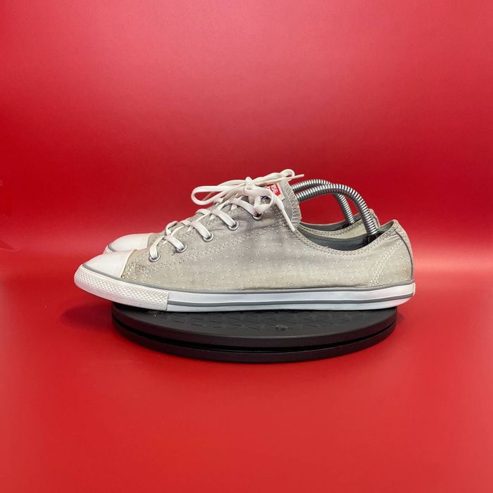 Thin sole 2024 converse womens