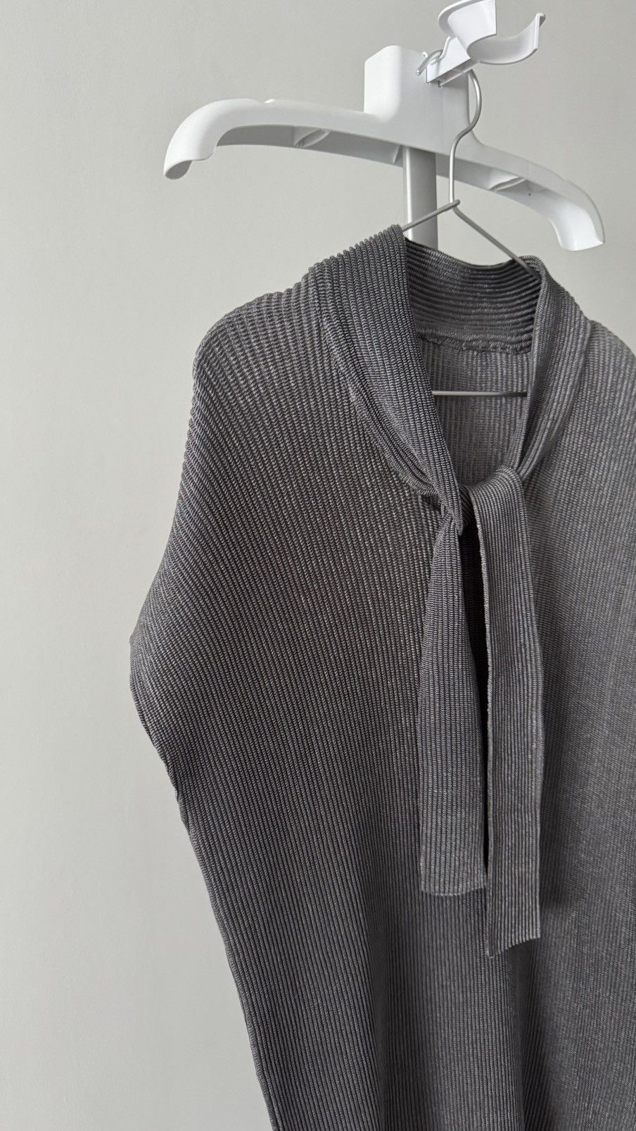 Pleats Please Issey Miyake Sleeveless Dress With Tie Neck Inspired Pleats Please Miyake Size M / US 6-8 / IT 42-44 - 3 Thumbnail