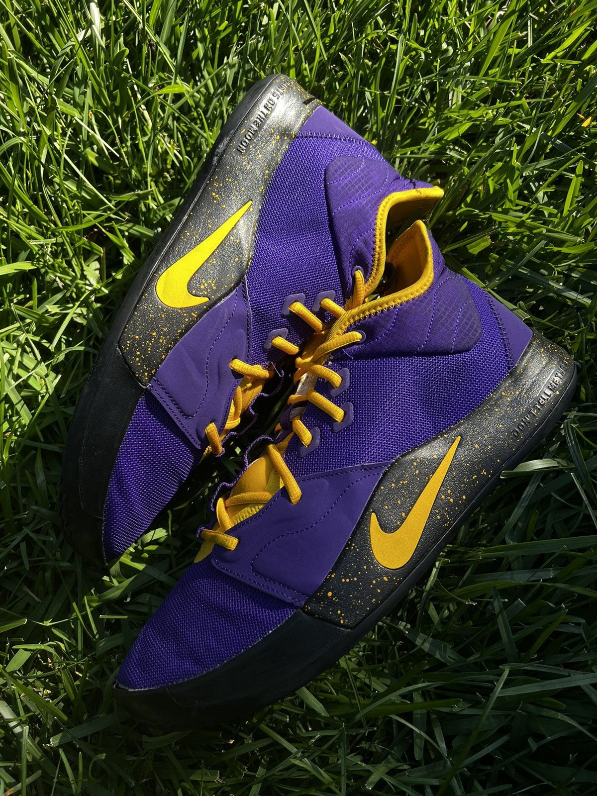Nike CLEAN Nike PG 3 ID size 13.5 Mens Purple Lakers shoes Size US 13 / EU 46 - 3 Thumbnail