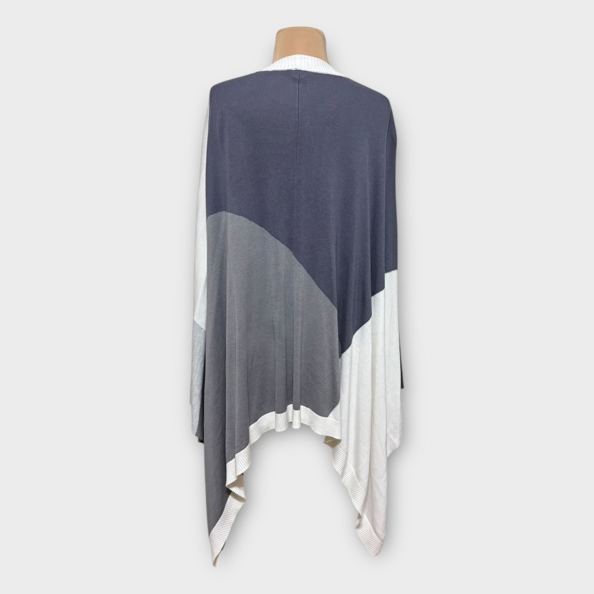 Lululemon Lululemon Hatha Wrap OS Nebula Raceway Grey White Shawl Worn Size ONE SIZE - 4 Thumbnail