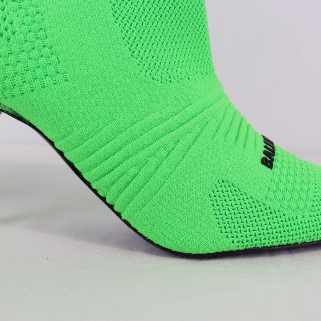 Balenciaga o1rshd1 Textured Recycled Knit Logo Boots in Fluo Green Size US 9 / IT 39 - 12 Thumbnail