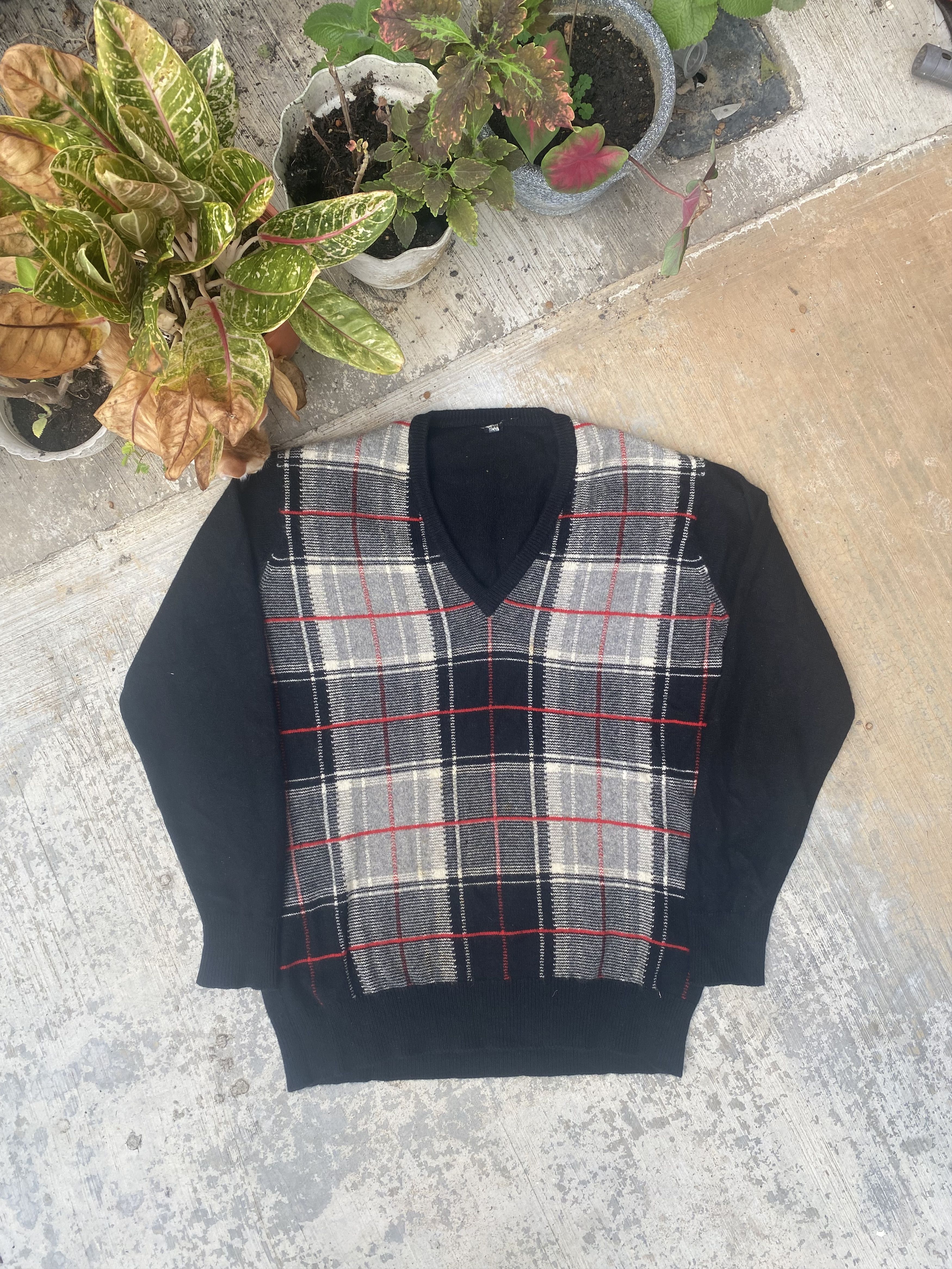 Homespun Knitwear × Vintage AW Vintage Wool Scotland Black Plaid Knitwear Size US M / EU 48-50 / 2 - 1 Thumbnail