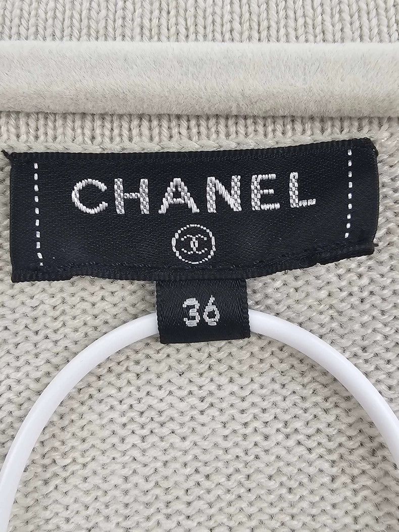 Chanel Chanel V-neck color-blocked knitwear Size XS / US 0-2 / IT 36-38 - 8 Thumbnail