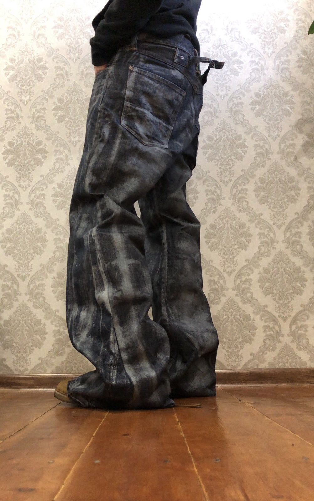 Japanese Brand Japanese Denim Painted Distressed Crush Faded Denim Baggy Size US 33 - 12 Thumbnail