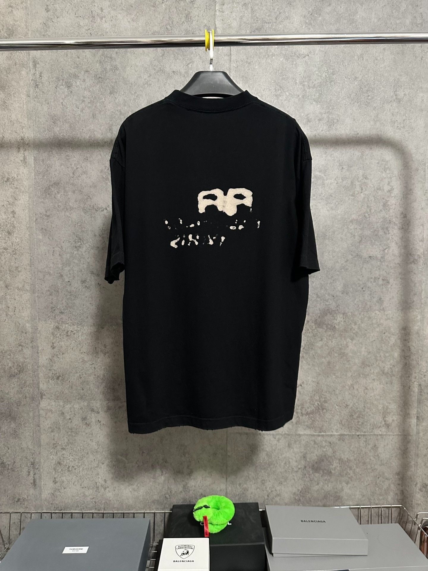Balenciaga Balenciaga Men's Black Splatter Print T-shirt Size US S / EU 44-46 / 1 - 4 Thumbnail