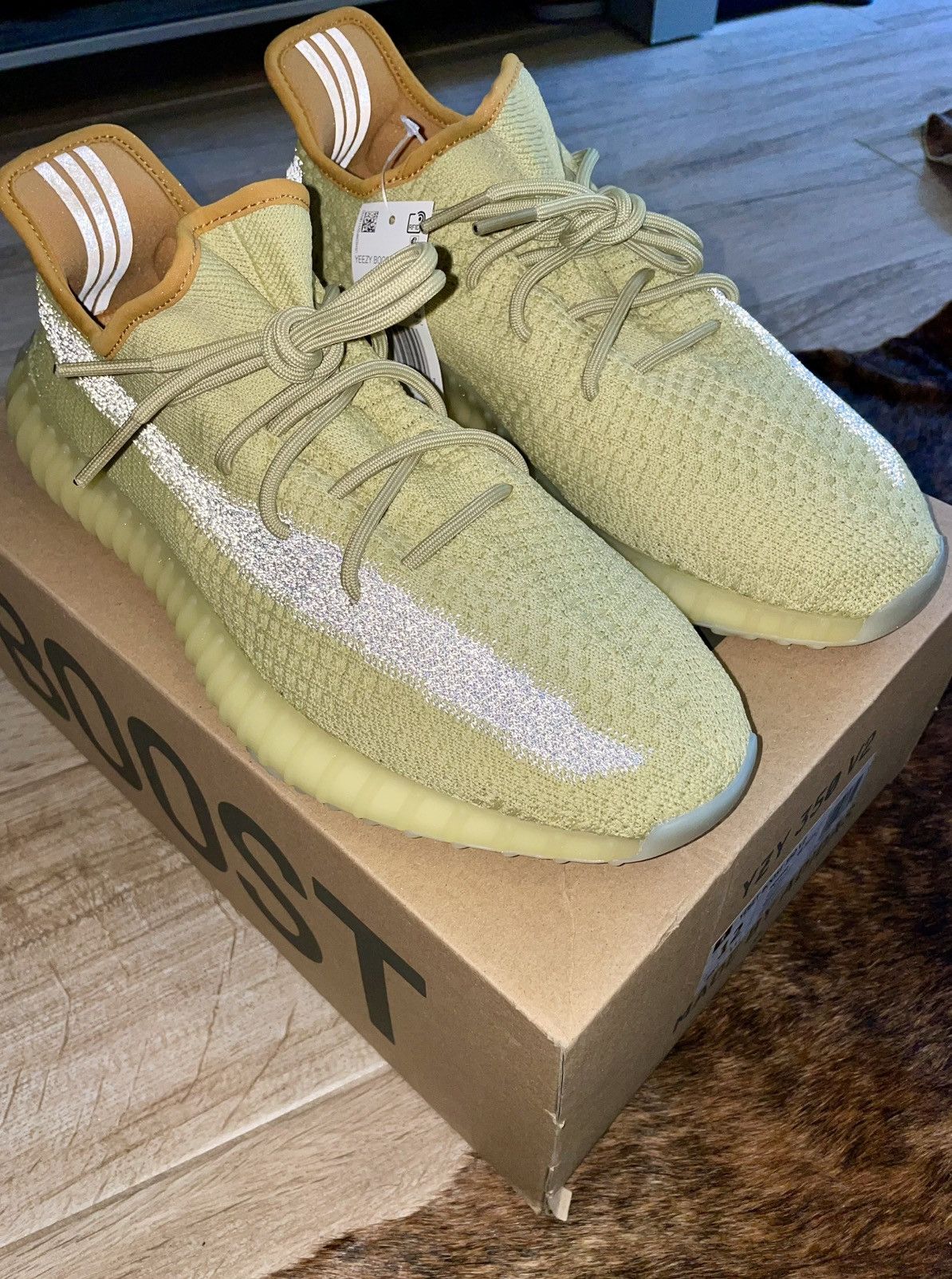 Yeezy Adidas Yeezy Boost 350 V2 Marsh Size 12 New! Size US 12 / EU 45 - 9 Thumbnail
