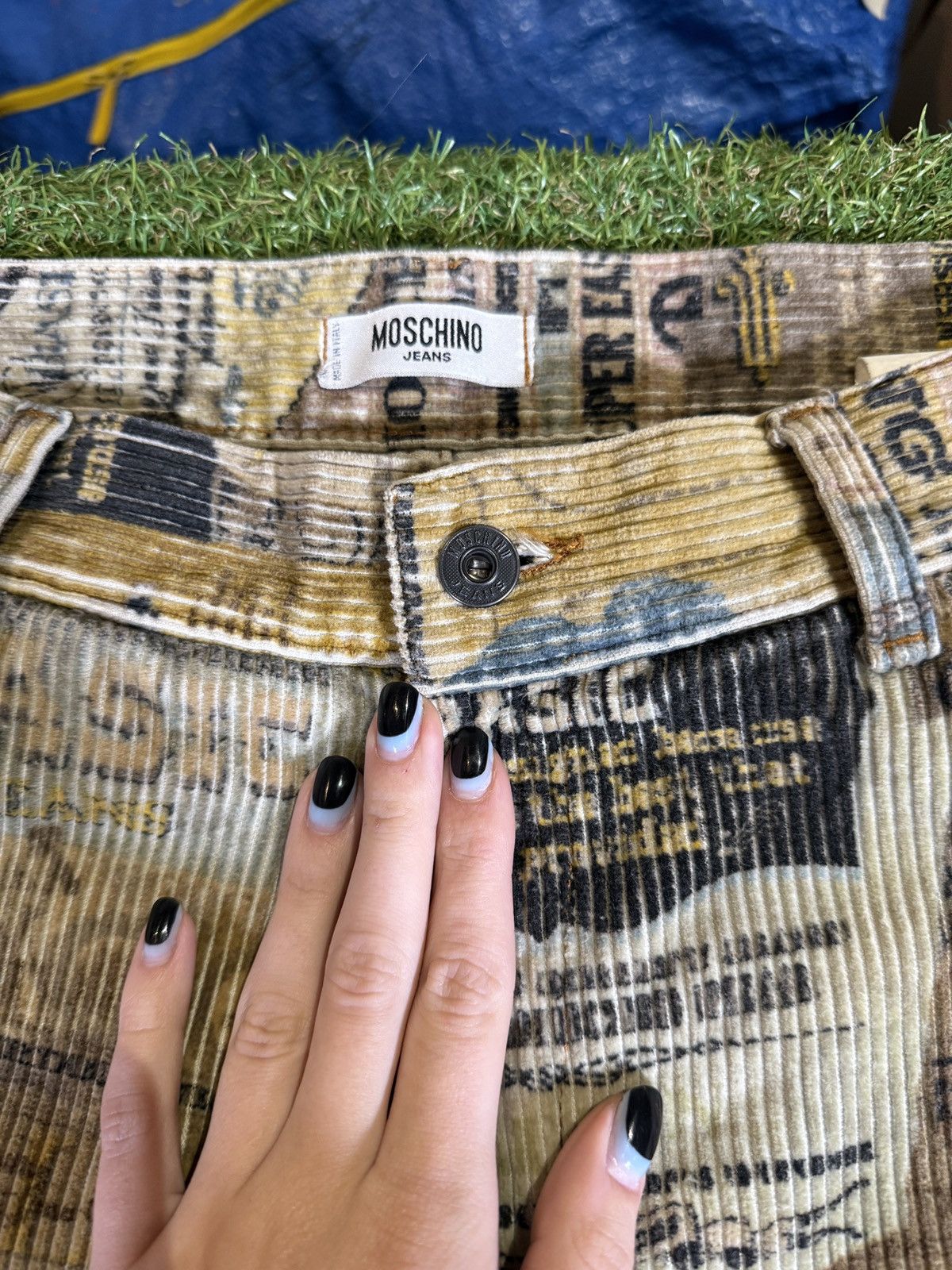 Moschino Moschino Jeans Newspaper Print Corduroy Pants Rare Size US 32 / EU 48 - 3 Thumbnail