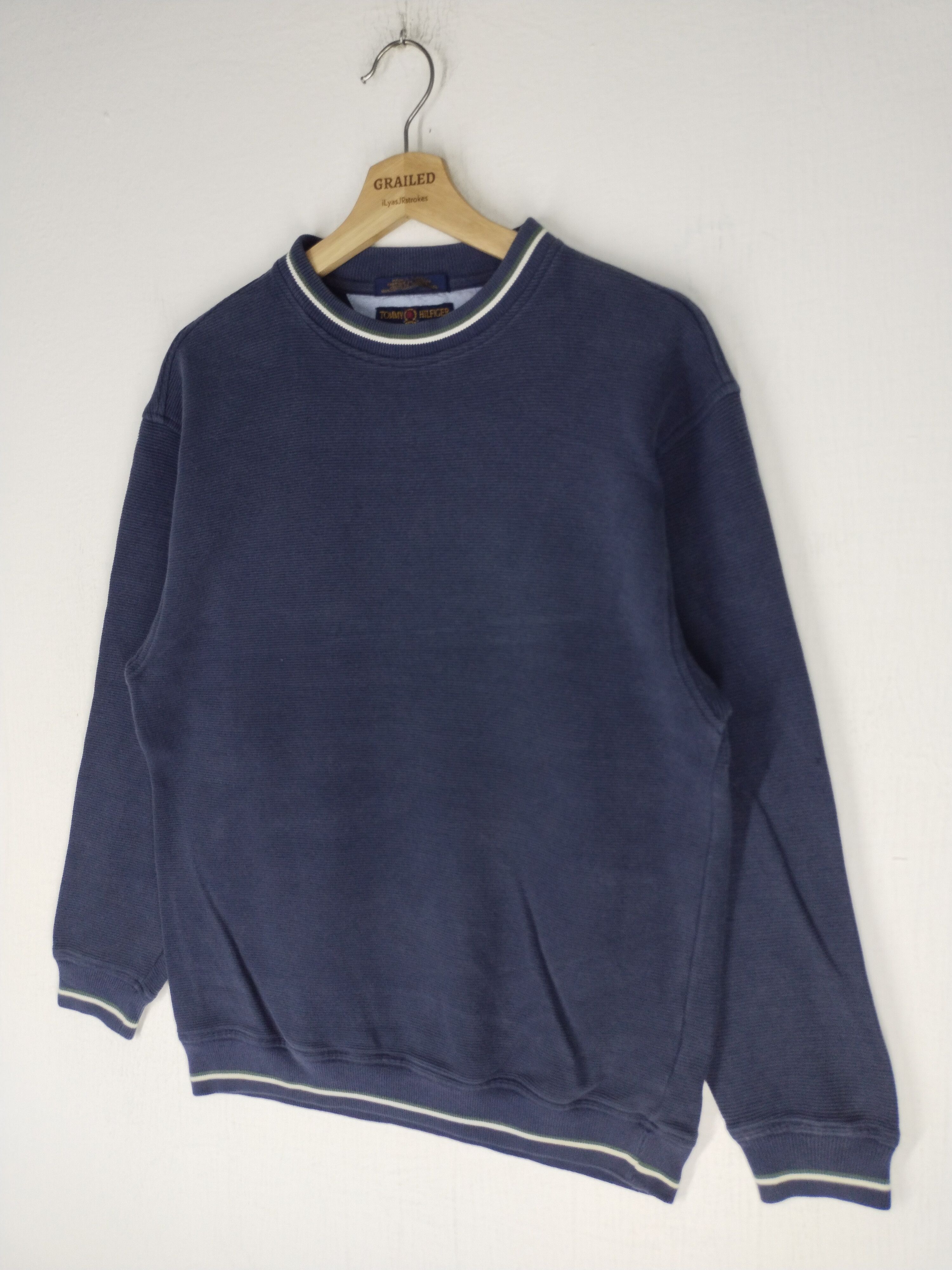 Tommy Hilfiger Vintage Plain Tommy Hilfiger Sweatshirt Size US M / EU 48-50 / 2 - 3 Thumbnail