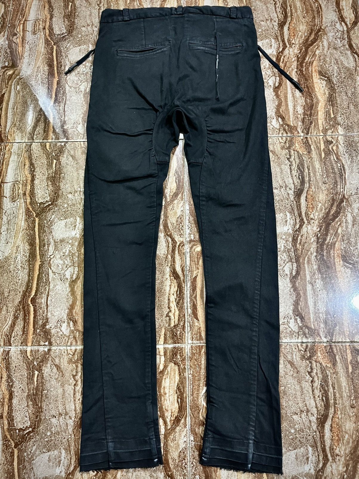 11 By Boris Bidjan Saberi AW2013 11 BY BORIS BIDJAN SABERI P14 SPIRAL DENIM Size US 32 / EU 48 - 1 Thumbnail