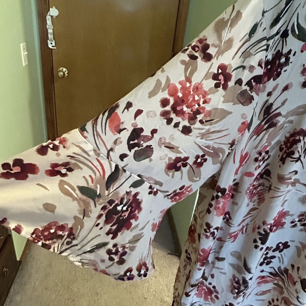 Other Catherines Georgette Pintuck cream floral 3/4 sleeve 3XWP Size 3XL / US 20-22 - 5 Thumbnail