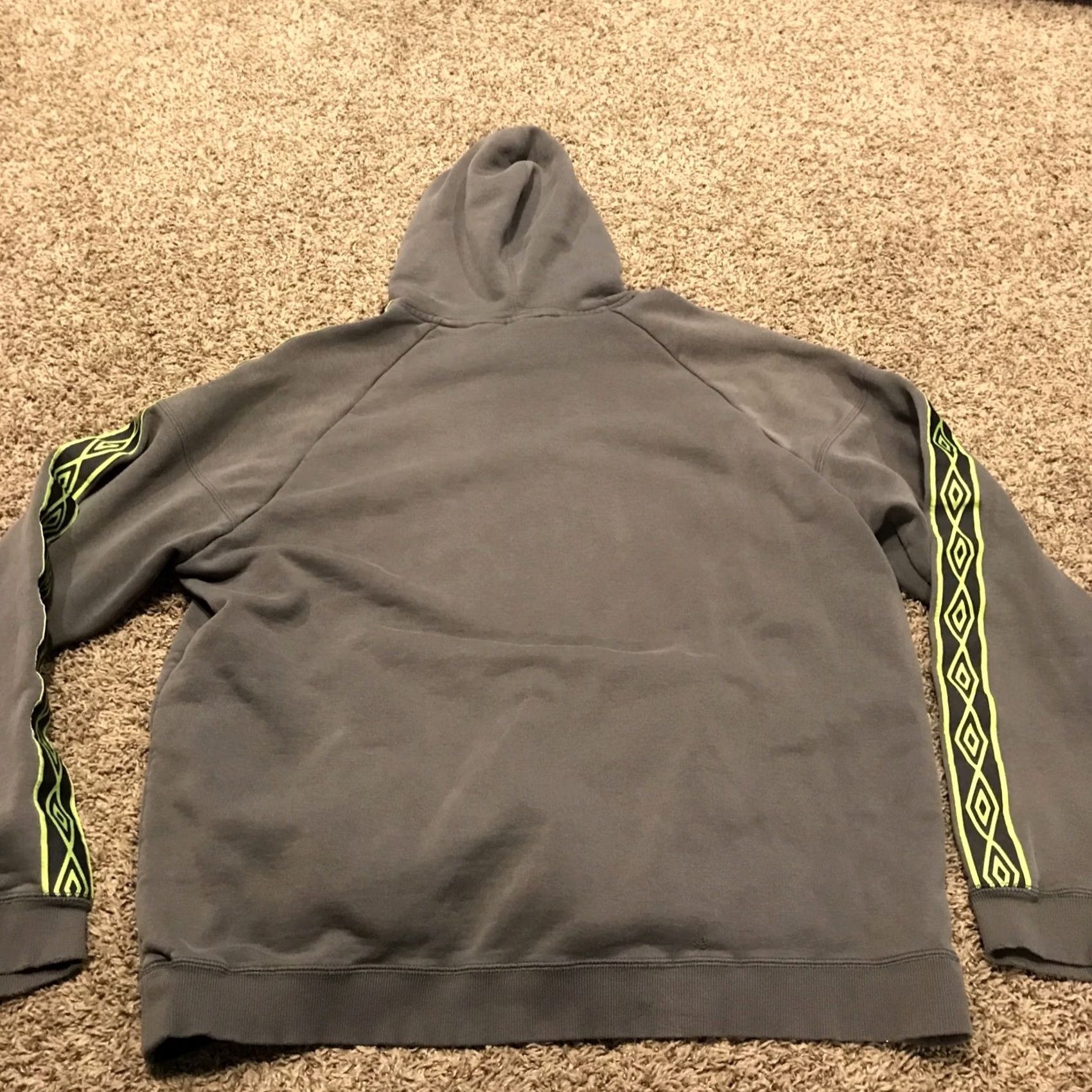 Umbro Umbro Hoodie Womens 2XL Gray pullover cotton yellow b22 Size XXL / US 16-18 / IT 52-54 - 3 Thumbnail