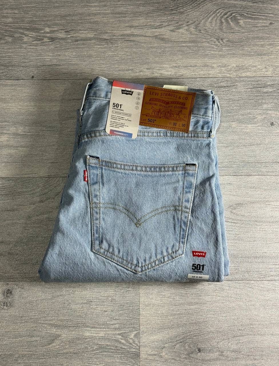 Levi's Levi’s 501 Thermodapt Jeans in Light Blue W32 L30 Size US 32 / EU 48 - 1 Thumbnail