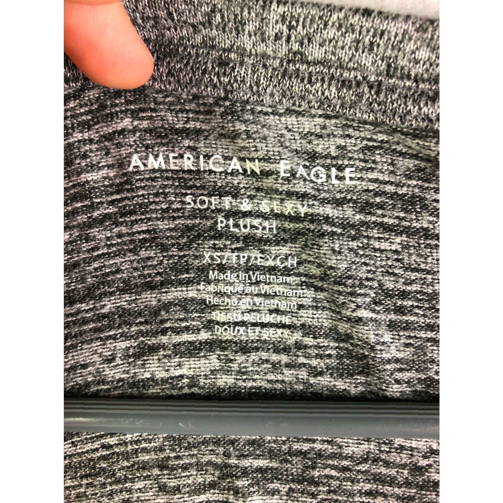 American Eagle Outfitters VINTAGE? No — American Eagle Outfitters Soft & Sexy Plush Gray Long Sleeve Pullover Womens XS Shirt Women XS Gray Solid Pullover Casual Size XS / US 0-2 / IT 36-38 - 3 Thumbnail