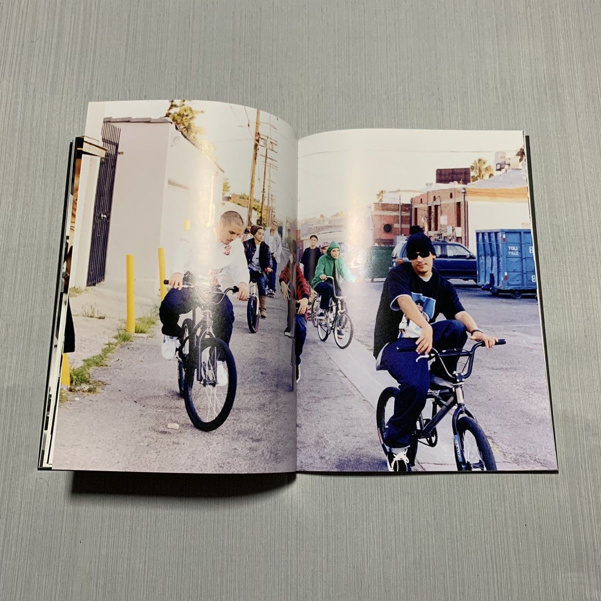 Supreme Supreme Fairfax Book Magazine Size ONE SIZE - 12 Thumbnail