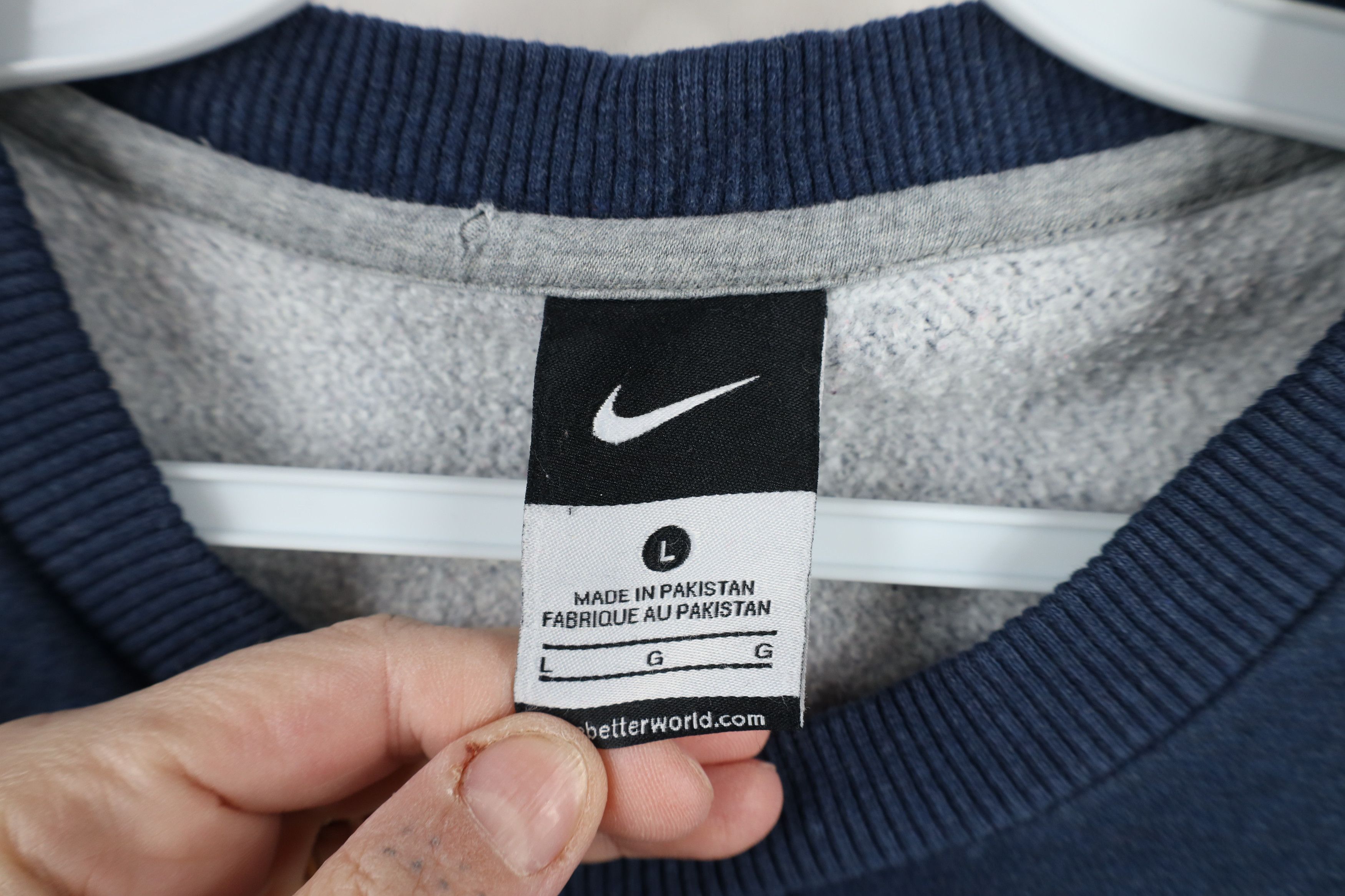Nike × Vintage Vintage Nike Sportswear Mini Swoosh Crewneck Sweatshirt Size US L / EU 52-54 / 3 - 10 Thumbnail