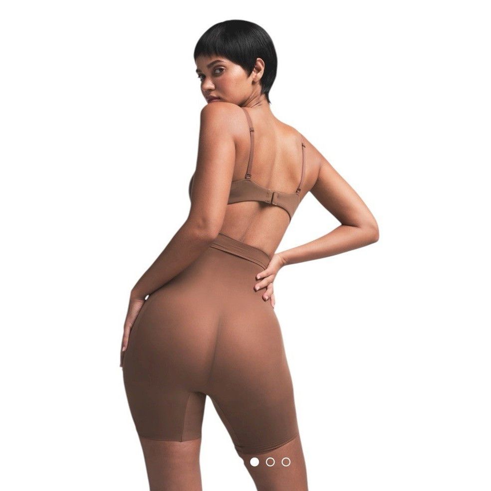 SKIMS NWT SKIMS High Waisted Mid Thigh Short Size ONE SIZE - 4 Thumbnail