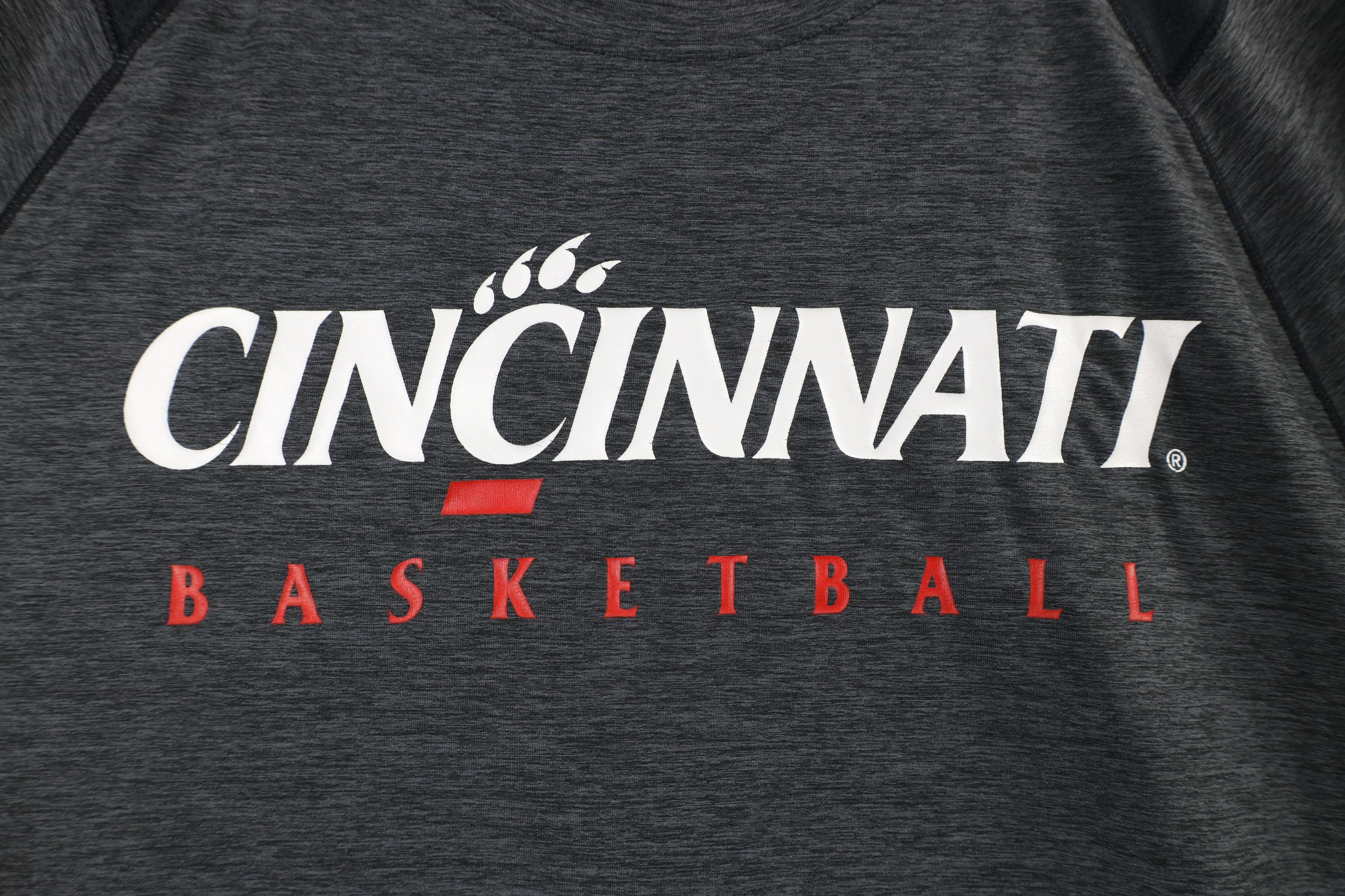 Under Armour × Vintage Under Armour University of Cincinnati Basketball T-Shirt Size US XL / EU 56 / 4 - 5 Thumbnail