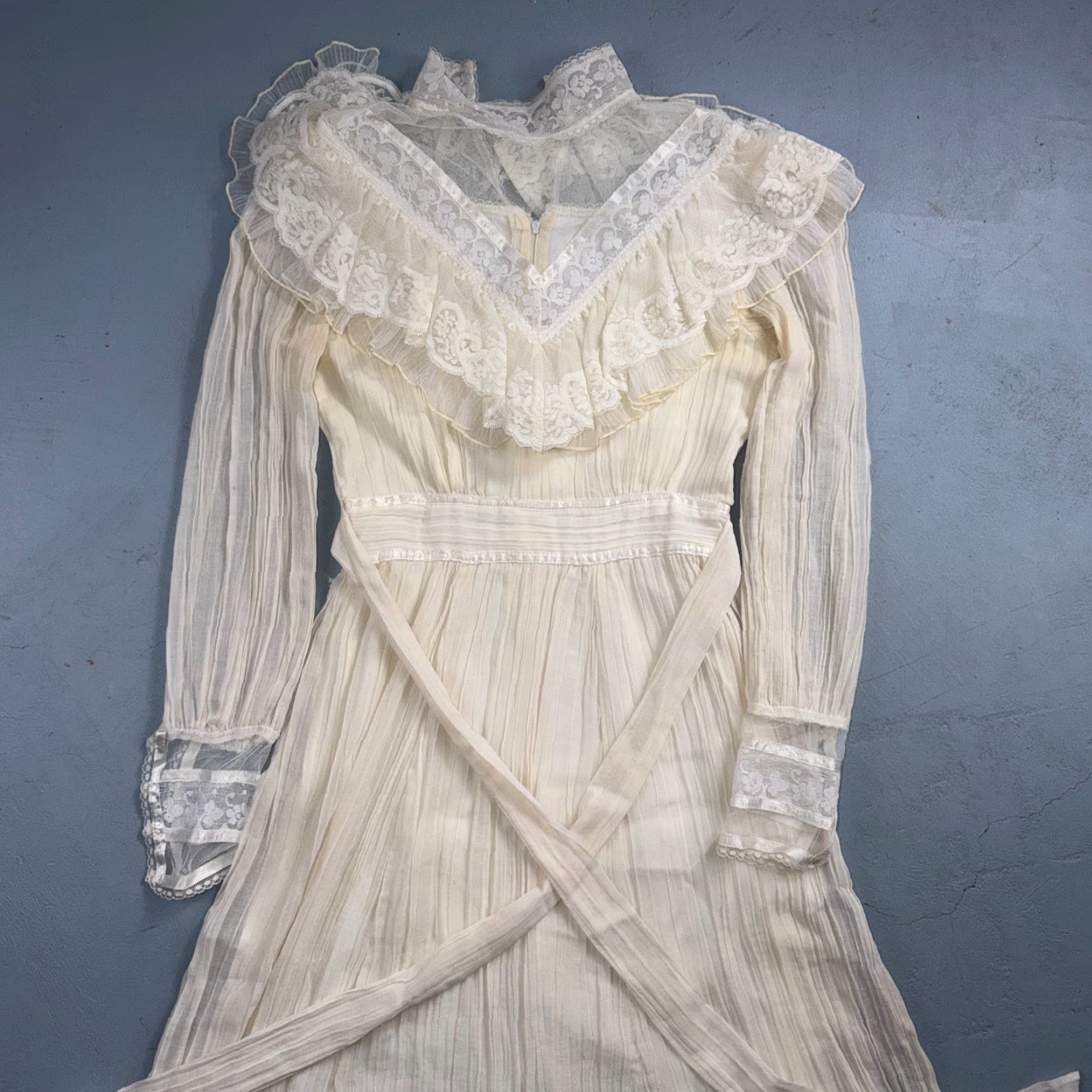 Vintage VINTAGE Gunne Sax Jessica San Francisco Wedding Dress VTG Lace 1970s Victorian Boho Ivory 11 Long Sleeve Zipper Empire Waist Ivory Mens Womens Girls? Size ONE SIZE - 2 Thumbnail