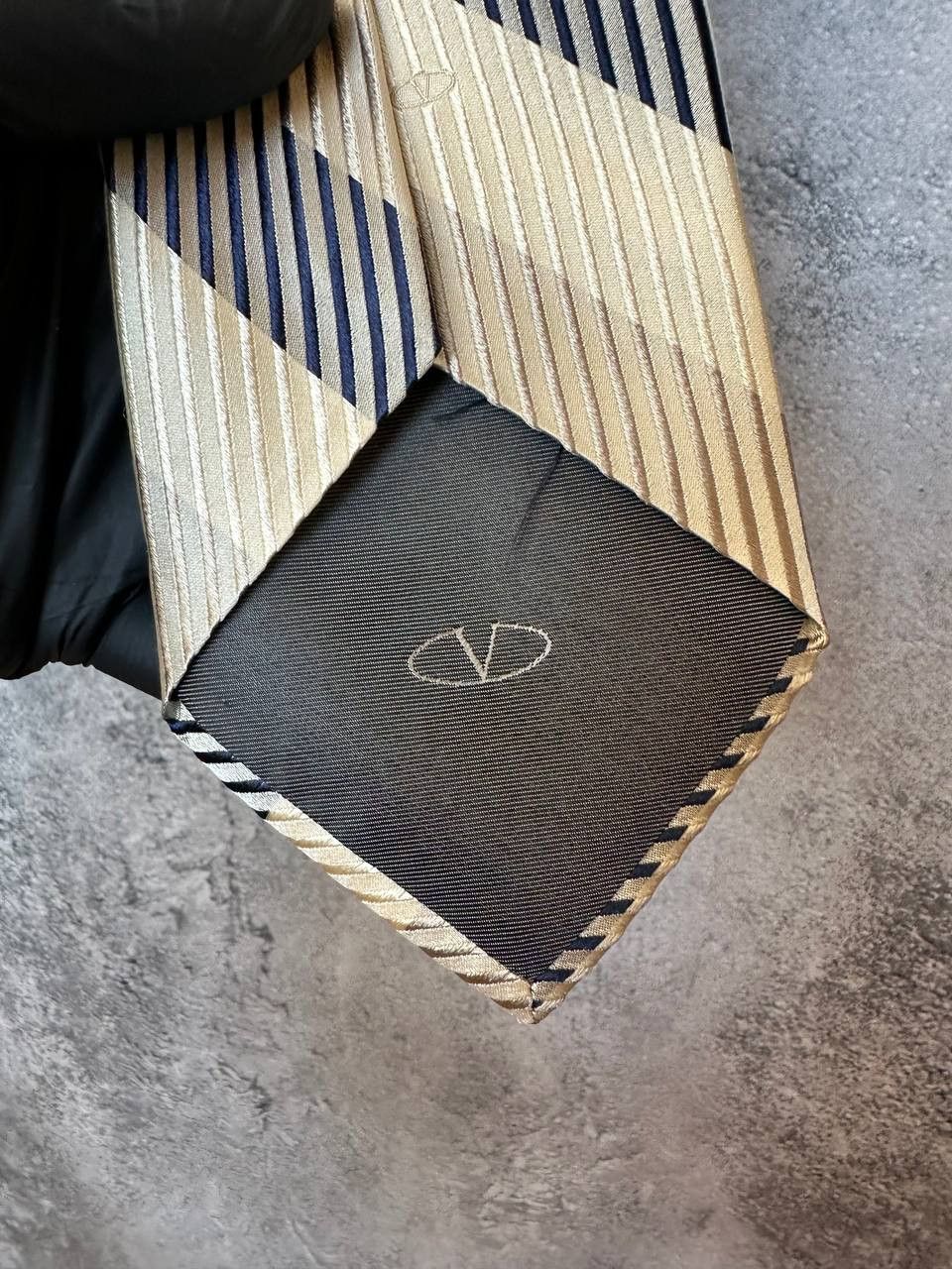 Valentino Valentino Vintage Silk Tie Striped Made in Italy 100% Silk Size ONE SIZE - 7 Thumbnail
