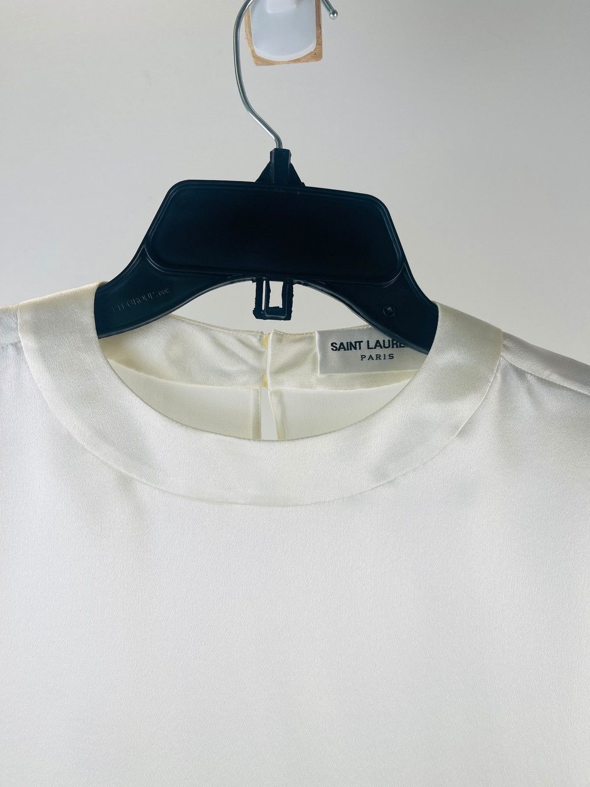 Saint Laurent Paris oc11z0126 771031 T Shirt in Silk satin in White Size US L / EU 52-54 / 3 - 11 Thumbnail