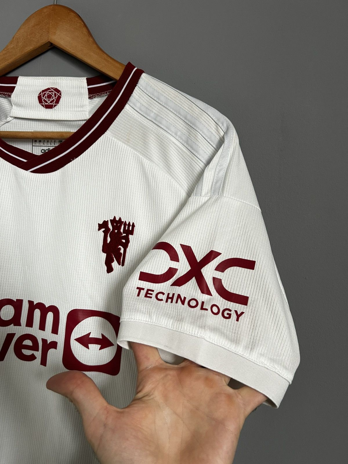 Adidas Manchester United adidas soccer jersey 2023 L white MANU Size US L / EU 52-54 / 3 - 2 Thumbnail