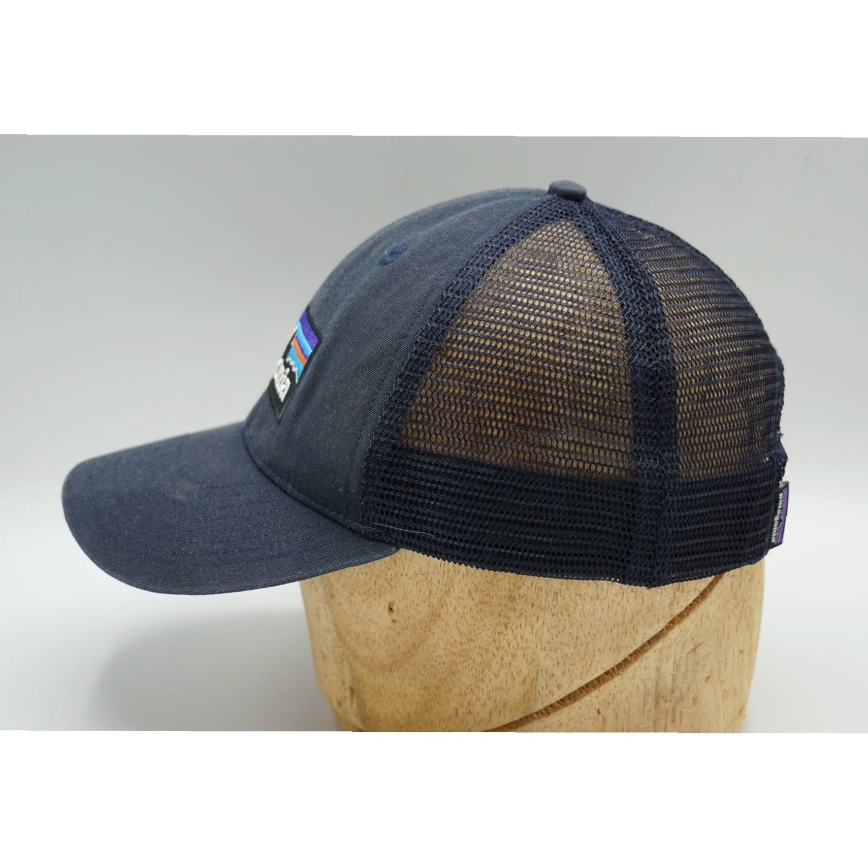 Patagonia VINTAGE Patagonia Men's P-6 Logo LoPro Trucker Hat Navy Blue Size ONE SIZE - 2 Thumbnail