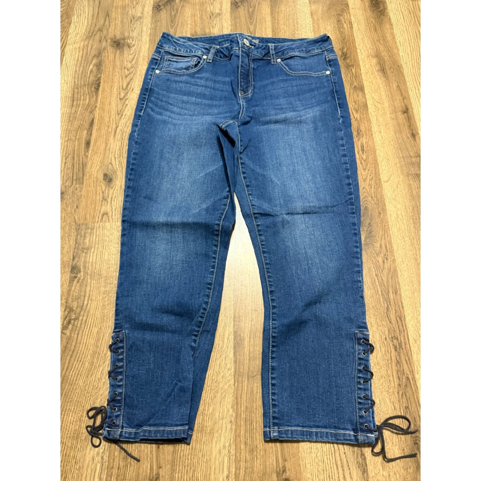 Vintage Maurices Jeans Capri Denim Blue 13/14 Lace Up 5-Pocket Regular Mid Rise Women's Juniors Jeans Size 34" / US 12 / IT 48 - 2 Thumbnail