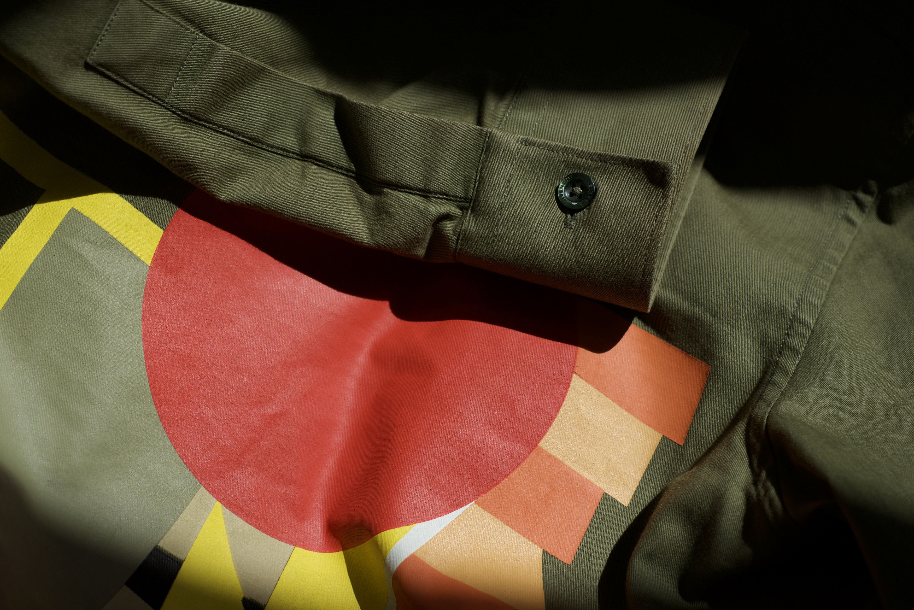 Givenchy Givenchy Paris — Olive Graphic Overshirt SS17, Size 40 Size US M / EU 48-50 / 2 - 5 Thumbnail