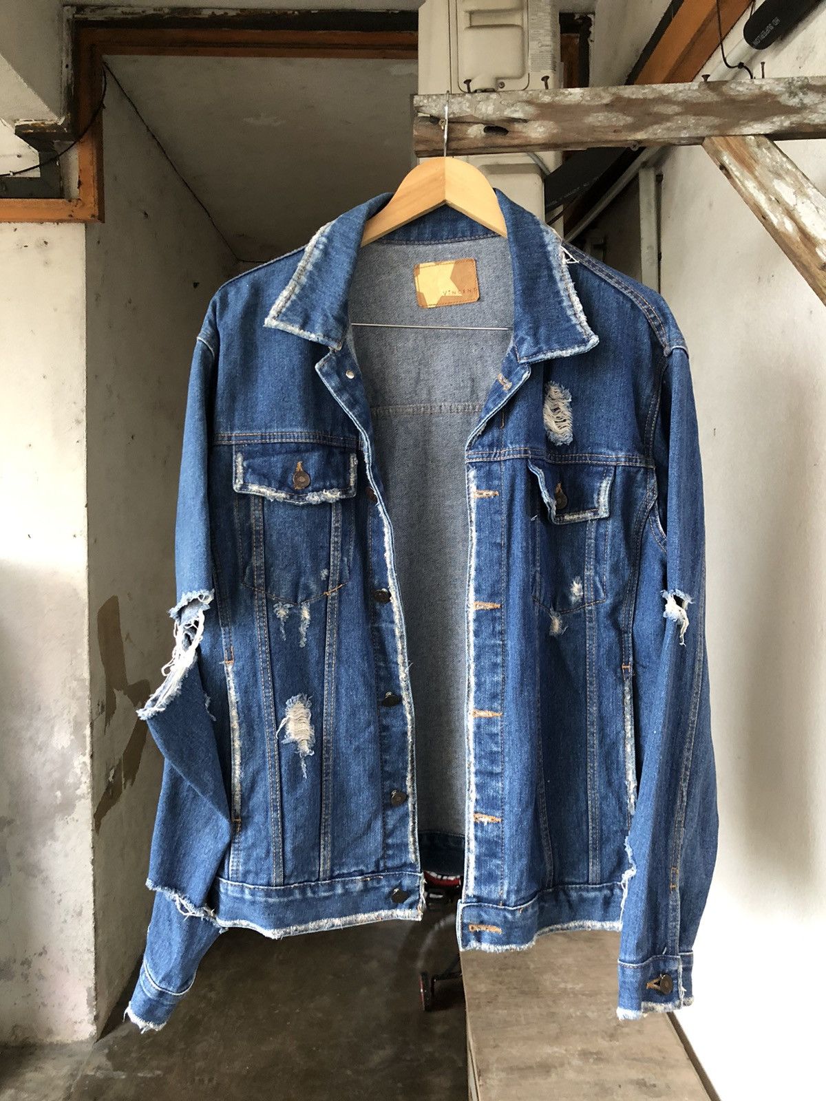Seditionaries Korean Brans Vincent Punk Distressed Denim Trucker Jacket Size US L / EU 52-54 / 3 - 1 Thumbnail