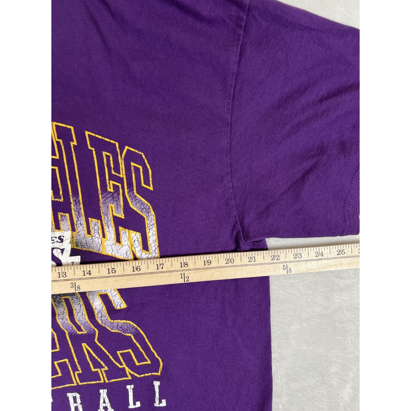 Other Los Angeles Lakers Basketball T-Shirt Size Large Retro Vinta Size US L / EU 52-54 / 3 - 5 Thumbnail
