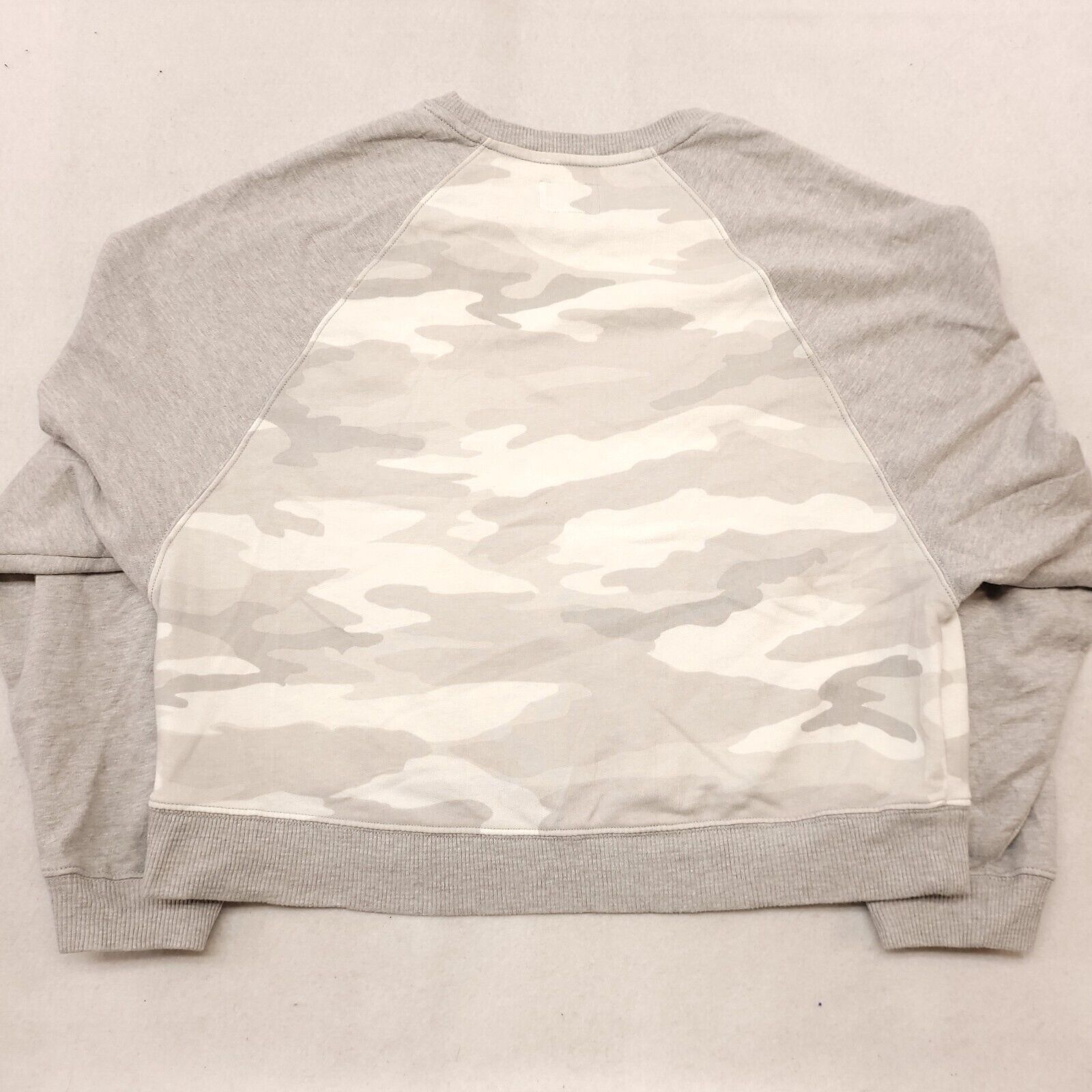 American Eagle Outfitters American Eagle Long Sleeve Sweatshirt Womens Size L Gray Size L / US 10 / IT 46 - 10 Thumbnail