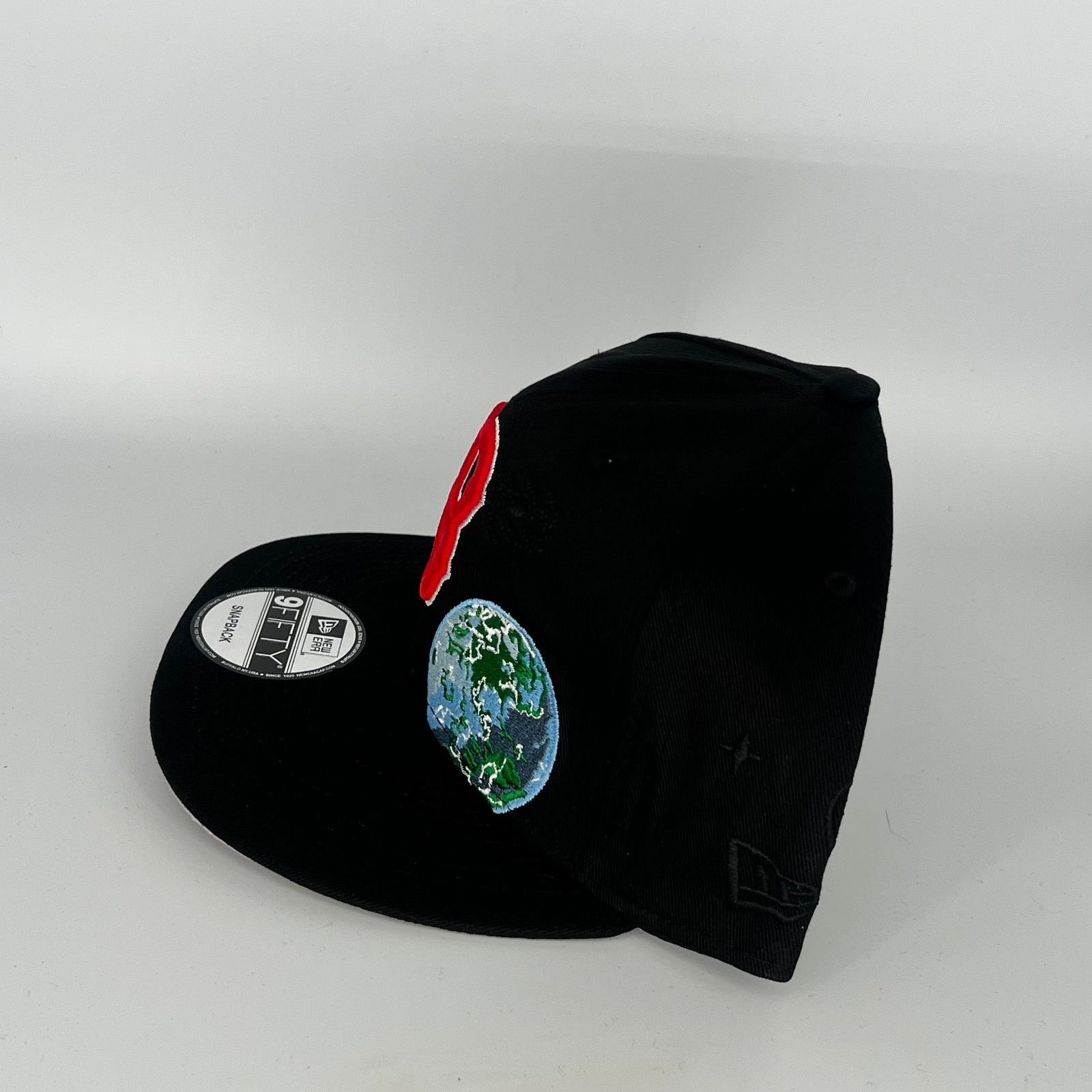 New Era Black Boston Red Sox Globe Patch New Era MLB 9Fifty Snapback Size ONE SIZE - 2 Thumbnail