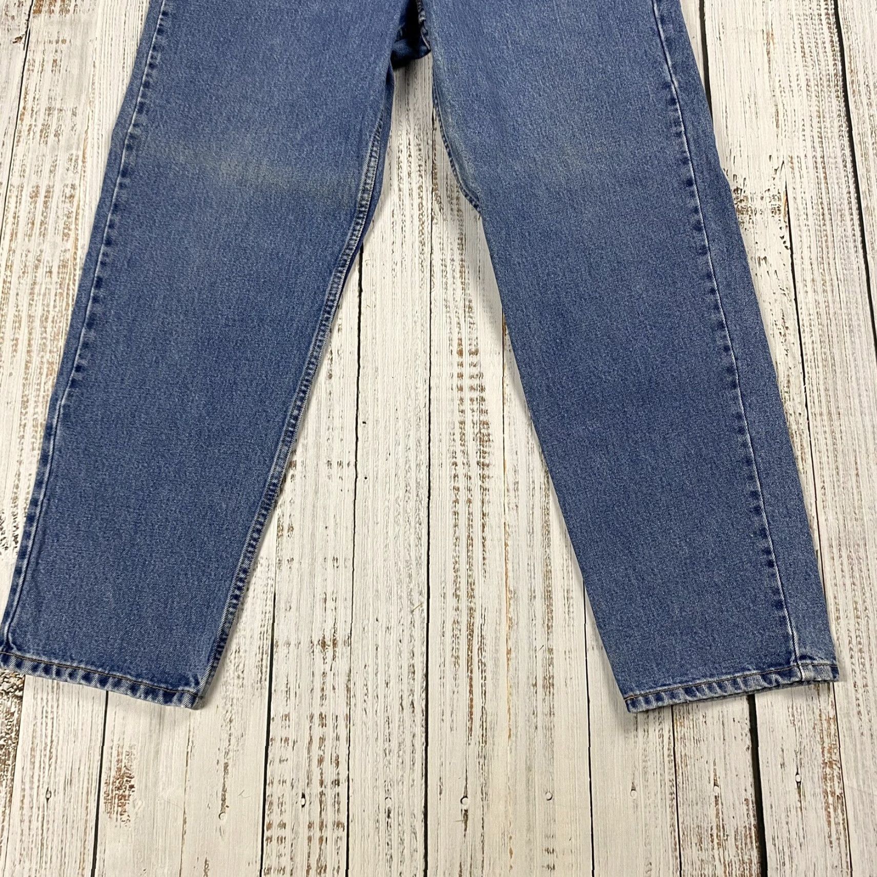 Levi's VINTAGE Levi's 550 Jeans Medium Wash Blue Relaxed Fit 36x30 90s Mens Size US 36 / EU 52 - 3 Thumbnail