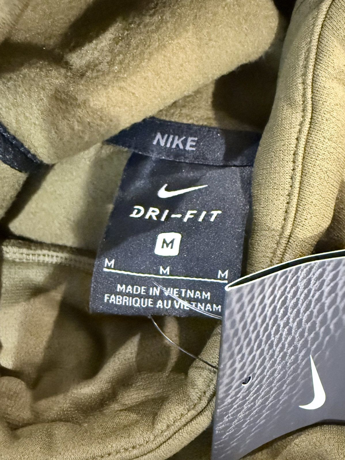 Nike NIKE Men's Therma Graphic Training Hoodie (Olive Flak/Black) Size US M / EU 48-50 / 2 - 4 Thumbnail