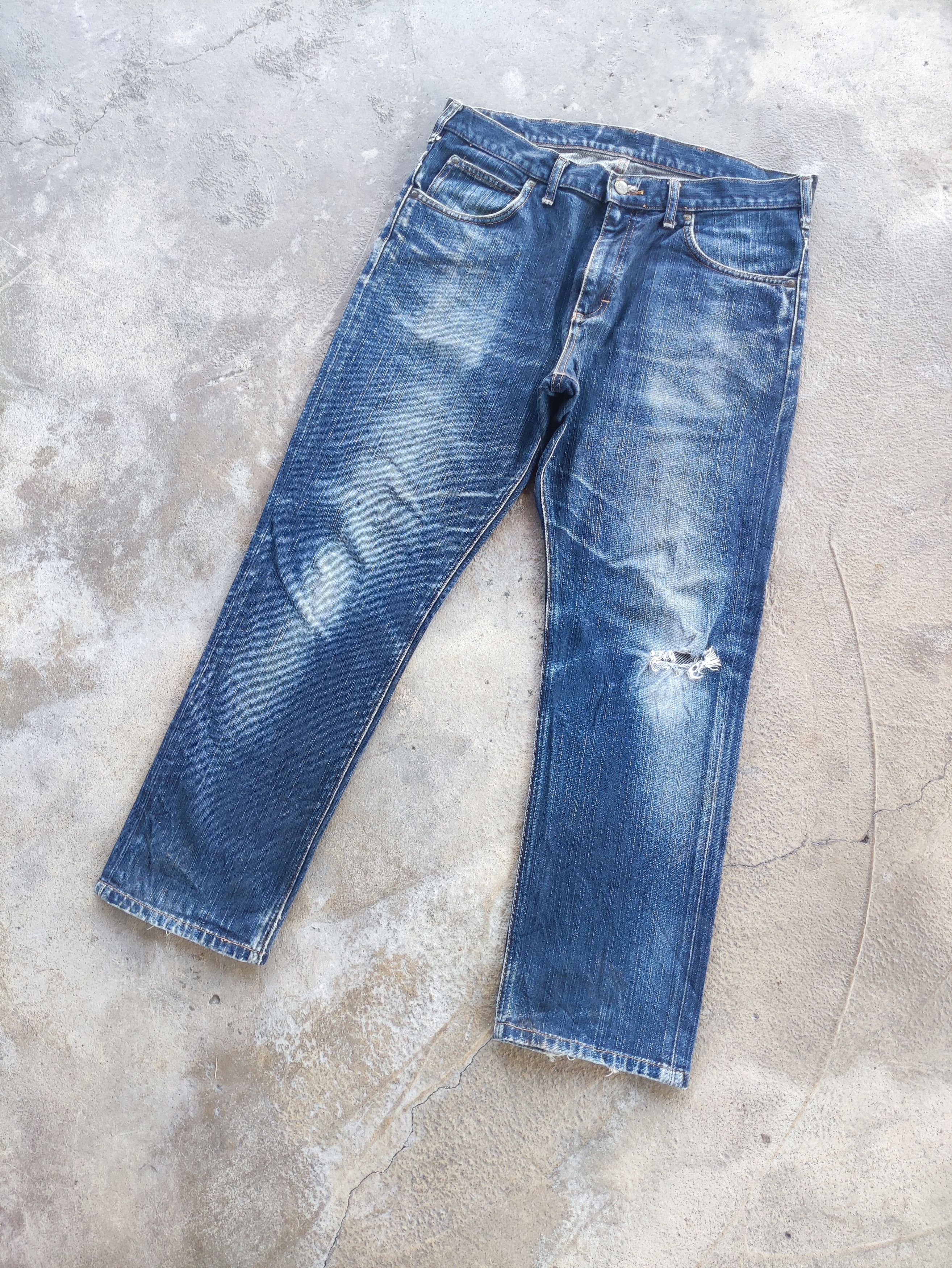Japanese Brand × Lee Vintage Lee Japan Jeans Distressed Faded Denim Pants W33 Size US 33 - 1 Thumbnail