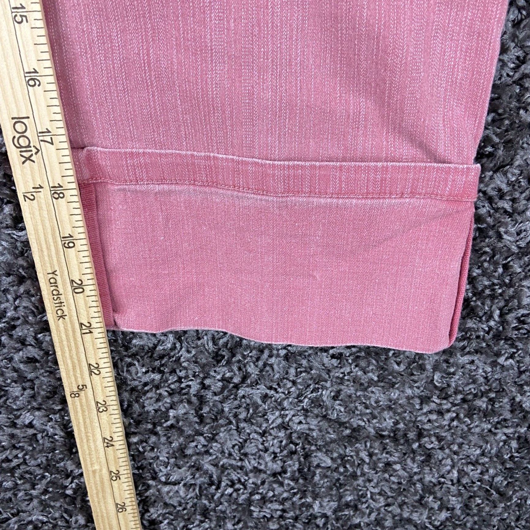 Gloria Vanderbilt VINTAGE Gloria Vanderbilt Capri Jeans Pink Denim Women 12 Capri Denim Jeans Women 12 Pink Gloria Vanderbilt Womens Jeans 12 Ladies Capris Pink Size ONE SIZE - 7 Thumbnail