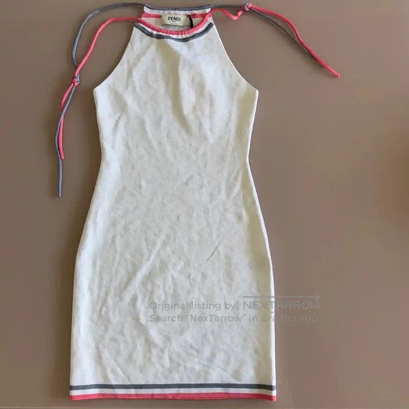 Fendi Fendi Sleeveless Knit Dress in White . Size XS / US 0-2 / IT 36-38 - 1 Thumbnail